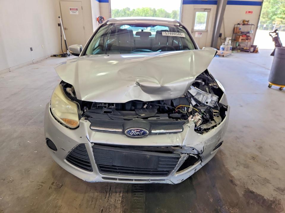 2014 Ford Focus VIN 1FADP3F27EL216589 COPART salvage auction — FRONT END, VA - CERT OF TITLE - SALVAGE, sold $275 on 2026-07-02 (photo 5)