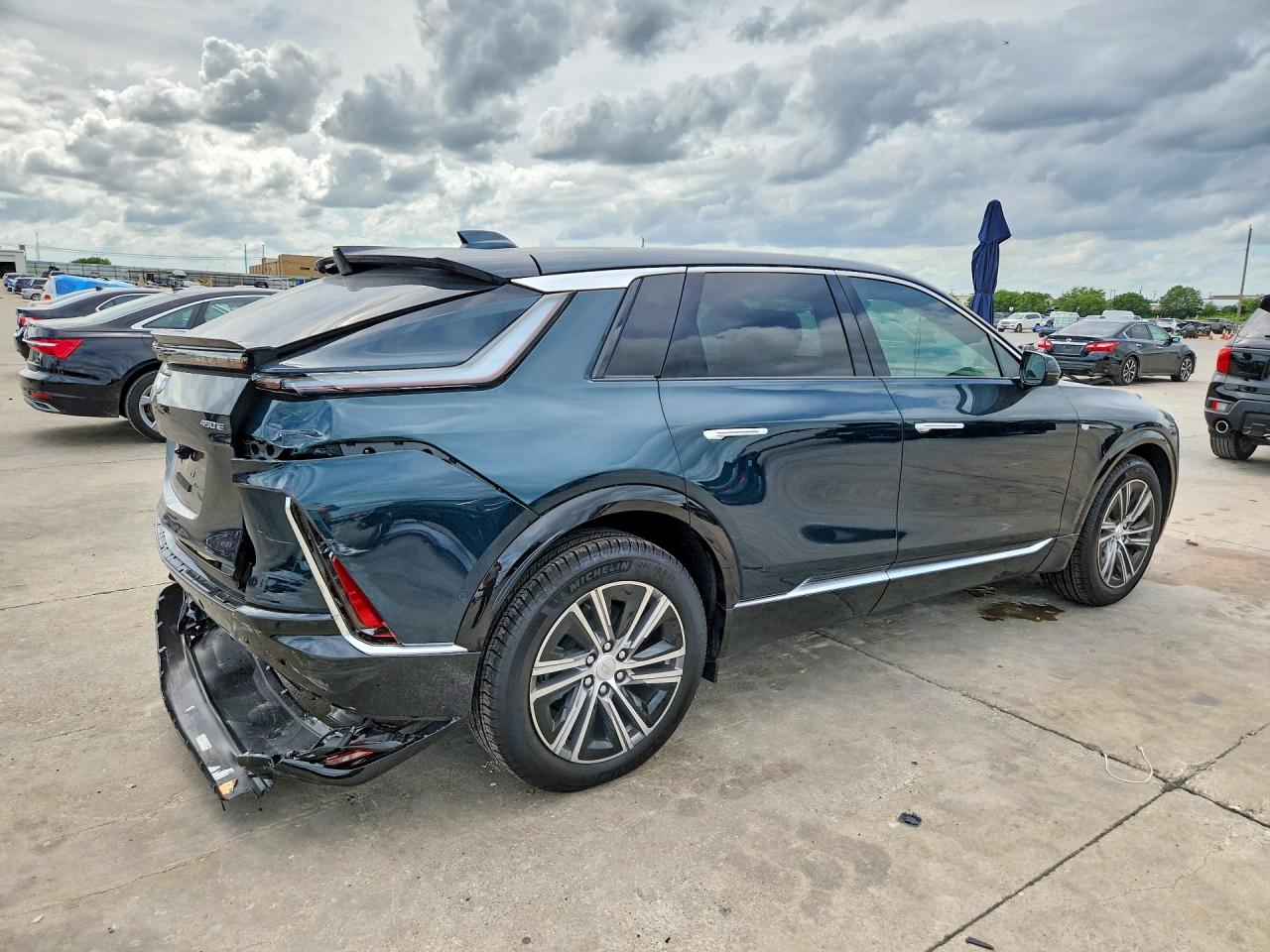 2026 Cadillac VIN 1GYKPNRKXTZ306154 COPART salvage auction — Rear End, Sv - Salvage Title, sold $21,100 on 2026-08-20 (photo 3)