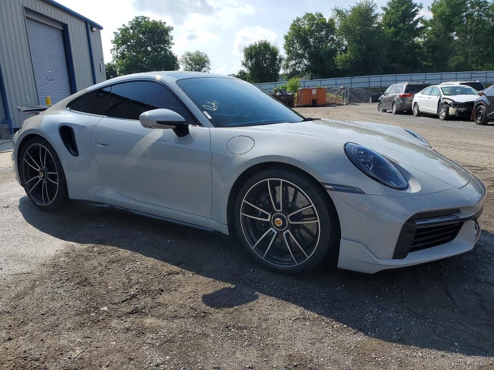 2022 Porsche 911 VIN WP0AD2A96NS255801 COPART salvage auction — VANDALISM, Fl - Cert Of Title Slvg Rebuildable, sold $900 on 2026-07-02 (photo 4)