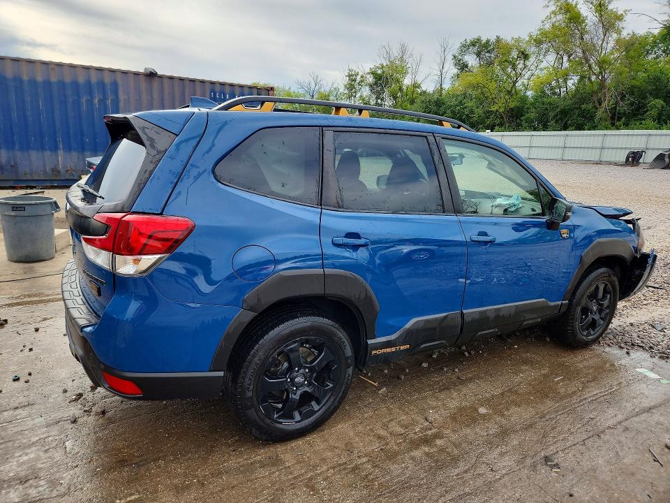 2022 Subaru Forester VIN JF2SKALC1NH423453 COPART salvage auction — FRONT END, Salvage Title, sold $5,500 on 2026-07-27 (photo 3)