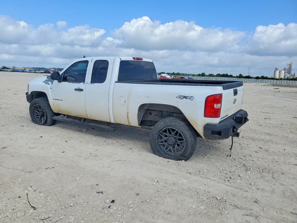 2009 Chevrolet Silverado 2500 VIN 1GCHK49K59E100815 COPART salvage auction — REAR END, Tx - Salvage Vehicle Title, sold $1,700 on 2026-07-09 (photo 2)