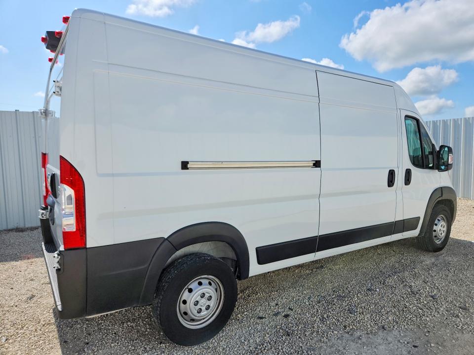 2023 Ram Promaster 2500 VIN 3C6LRVDG0PE571956 COPART salvage auction — MINOR DENT/SCRATCHES, Fl - Certificate Of Title, sold $17,400 on 2026-07-22 (photo 3)