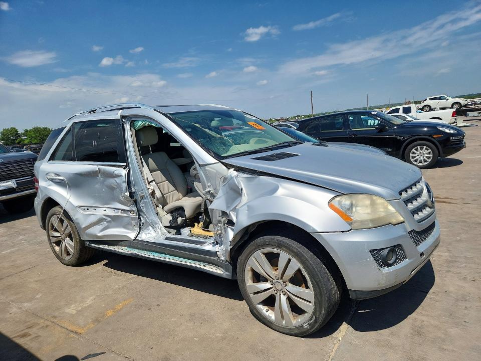 2010 Mercedes-benz Ml-class VIN 4JGBB5GB6AA567571 COPART salvage auction — SIDE, TX - SALVAGE VEHICLE TITLE, sold $900 on 2026-07-09 (photo 4)
