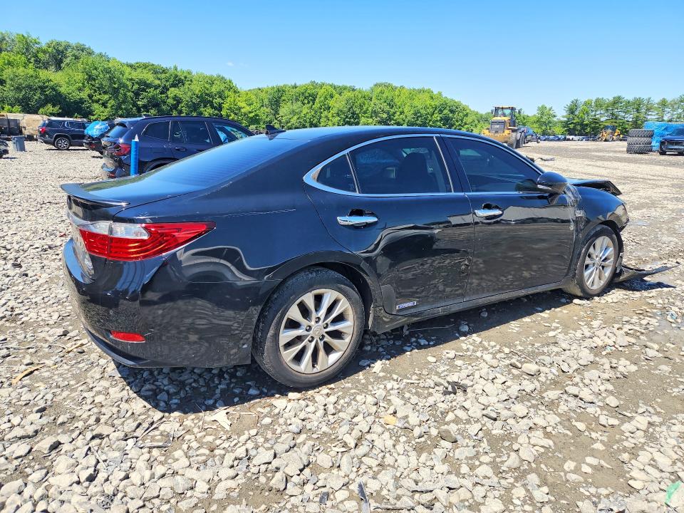 2013 Lexus VIN JTHBW1GG4D2003797 COPART salvage auction — FRONT END, Nj - Cert Of Title-Salvage, sold $2,200 on 2026-07-27 (photo 3)