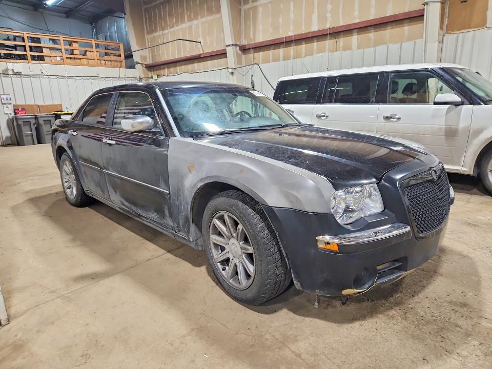 2006 Chrysler 300 VIN 2C3LA63H46H291240 COPART salvage auction — SIDE, Ak - Cert Of Veh Title-Reconstructe, sold $25 on 2026-07-28 (photo 4)