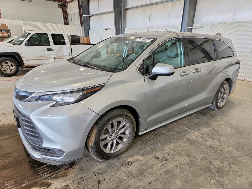 2022 Toyota Sienna VIN 5TDKSKFC3NS062223 COPART salvage auction — SIDE, Oh - Certificate Of Title, sold $675 on 2026-07-28 (photo 1)
