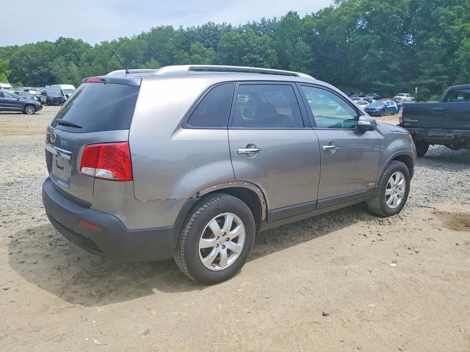 2013 Kia Sorento VIN 5XYKTDA26DG349722 COPART salvage auction — MINOR DENT/SCRATCHES, Ma - Certificate Of Title (P), sold $2,050 on 2026-07-06 (photo 3)