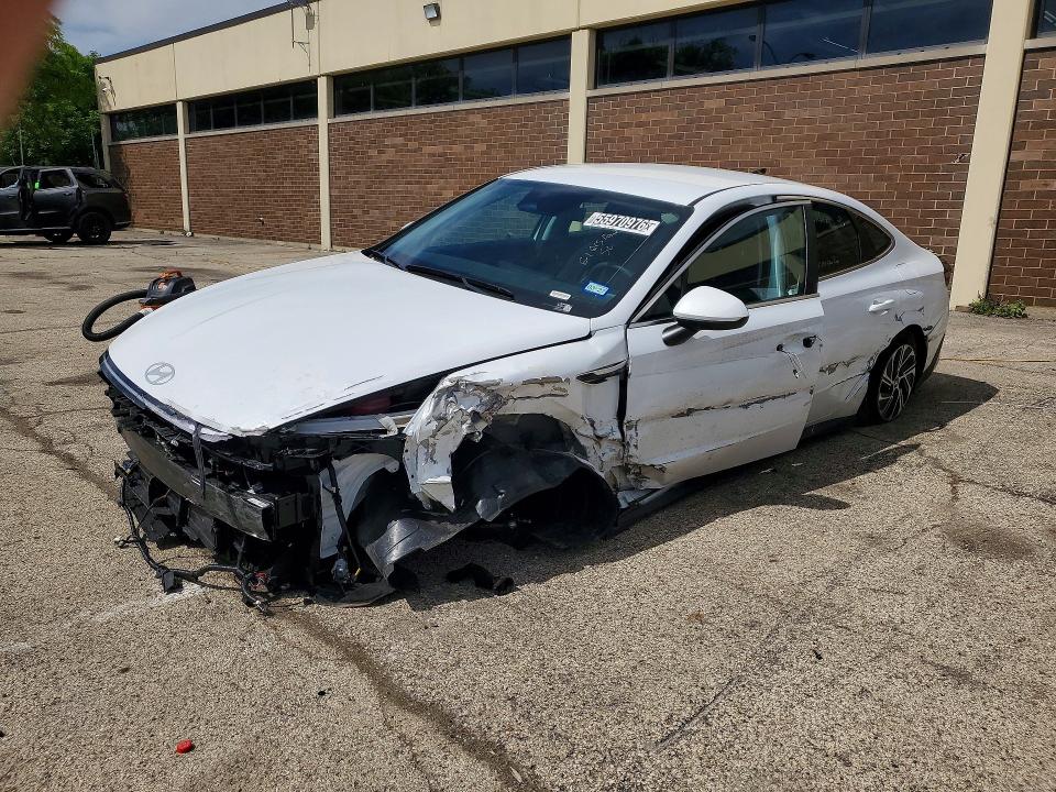 2026 Hyundai Sonata hybrid VIN KMHL24JJ8TA161969 COPART salvage auction — UNDERCARRIAGE, Il - Salvage Certificate, sold $5,600 on 2026-07-20 (photo 1)