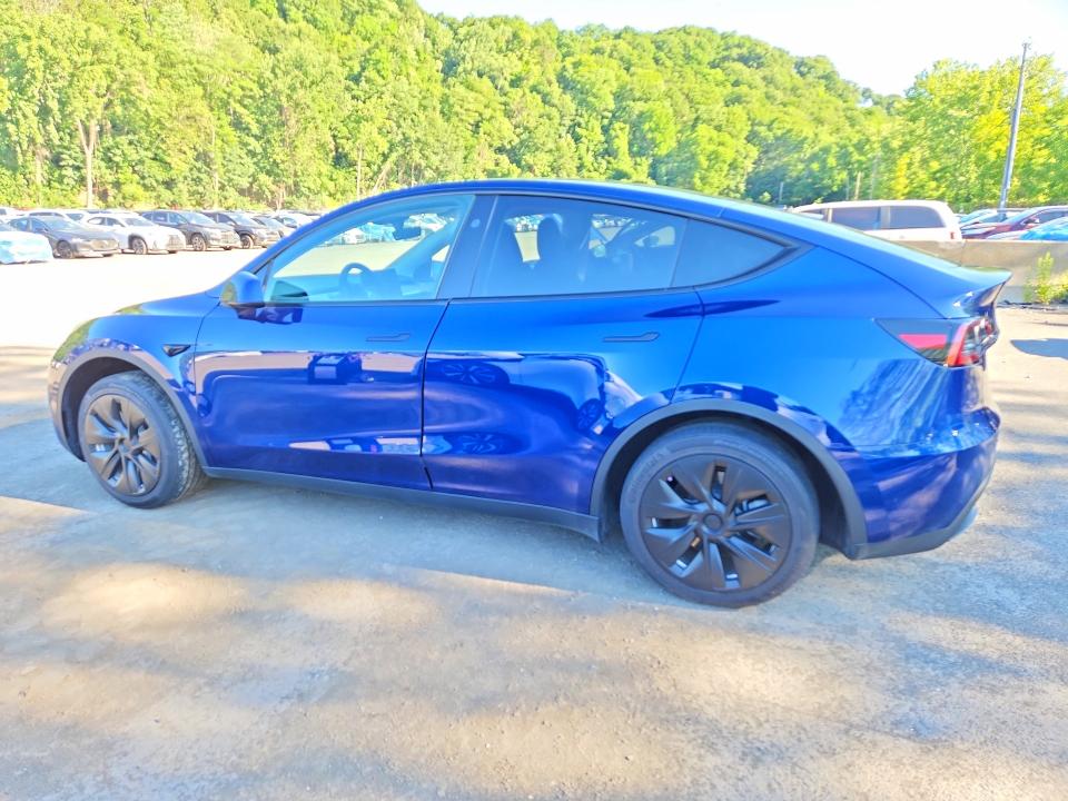 2023 Tesla Model y VIN 7SAYGDEE4PF827086 COPART salvage auction — SIDE, Nj - Cert Of Title-Salvage, sold $12,800 on 2026-07-07 (photo 2)