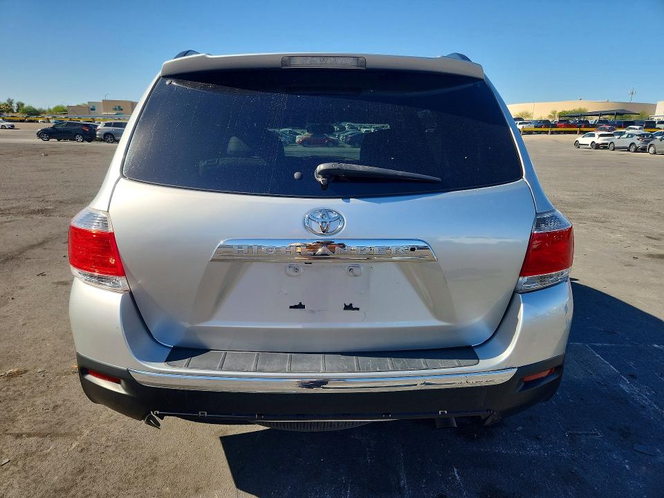 2011 Toyota Highlander VIN 5TDZK3EHXBS040815 COPART salvage auction — MINOR DENT/SCRATCHES, Nv - Cert Of Title-Rebuilt Total Lo, sold $2,600 on 2026-07-08 (photo 6)