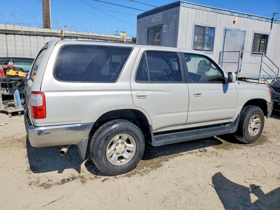 1998 Toyota 4runner VIN JT3GN86R2W0069354 COPART salvage auction — MINOR DENT/SCRATCHES, Mt - Dis/Dlr/Exp Only Clean Title, sold $900 on 2026-07-27 (photo 3)