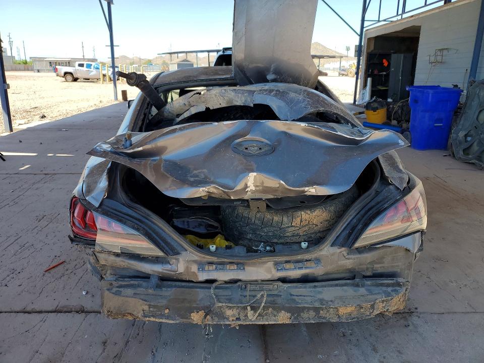 2011 Hyundai Genesis VIN KMHHU6KH4BU062182 COPART salvage auction — ROLLOVER, AZ - CERT OF TITLE - SALVAGE, sold $250 on 2026-07-14 (photo 6)