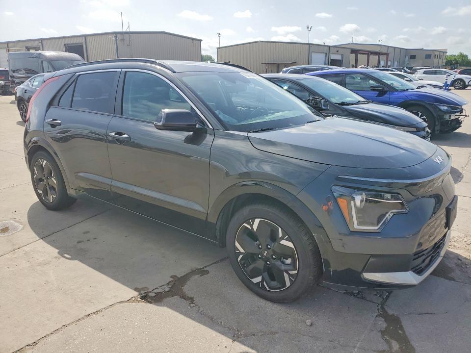 2024 Kia Niro VIN KNDCR3L10R5121667 COPART salvage auction — SIDE, TX - CERTIFICATE OF TITLE, sold $9,600 on 2026-07-08 (photo 4)