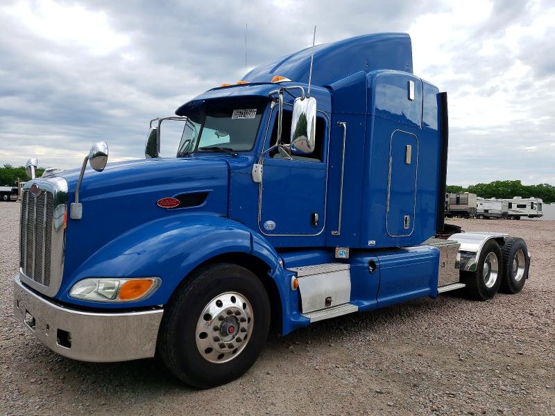 2014 Peterbilt 384 VIN 1XPVDP9X8ED239555 COPART salvage auction — MINOR DENT/SCRATCHES, IL - CERTIFICATE OF TITLE, sold $9,900 on 2026-07-07 (photo 2)