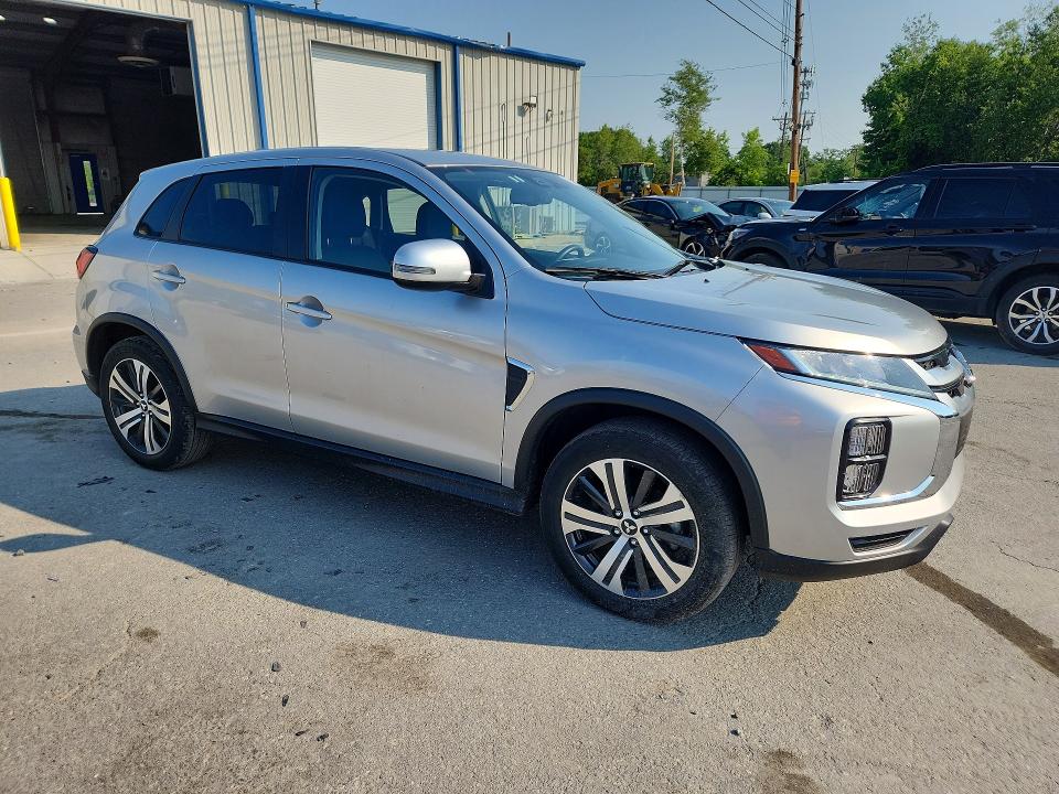 2025 Mitsubishi Outlander sport VIN JA4ARUAU5SU008233 COPART salvage auction — FRONT END, NY - CERTIFICATE OF TITLE, sold $13,400 on 2026-07-08 (photo 4)