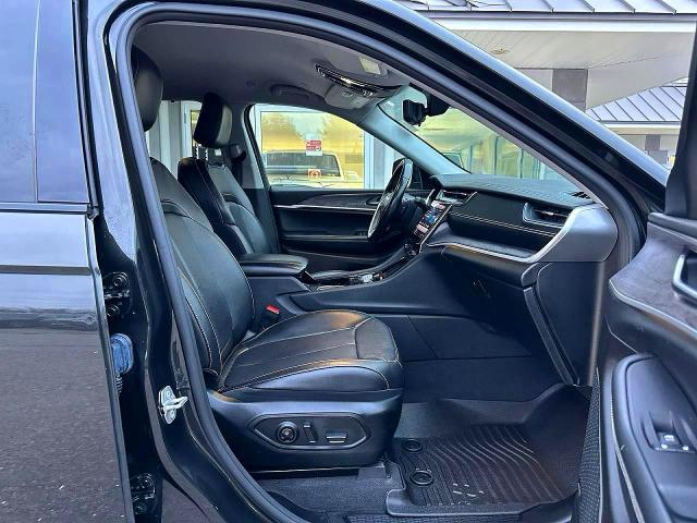 2022 Jeep Grand cherokee l VIN 1C4RJKBGXN8557341 COPART salvage auction — MINOR DENT/SCRATCHES, Mt - Certificate Of Title (P), sold $14,700 on 2026-07-17 (photo 5)