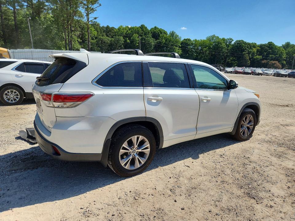 2016 Toyota Highlander VIN 5TDBKRFH7GS235636 COPART salvage auction — SIDE, Nc - Salvage Certificate Of Title, sold $2,450 on 2026-07-24 (photo 3)