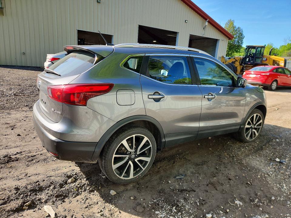 2017 Nissan Rogue VIN JN1BJ1CR4HW121647 COPART salvage auction — FRONT END, Vt - Cert Of Title-Salvage Vehicle, sold $1,000 on 2026-07-06 (photo 3)
