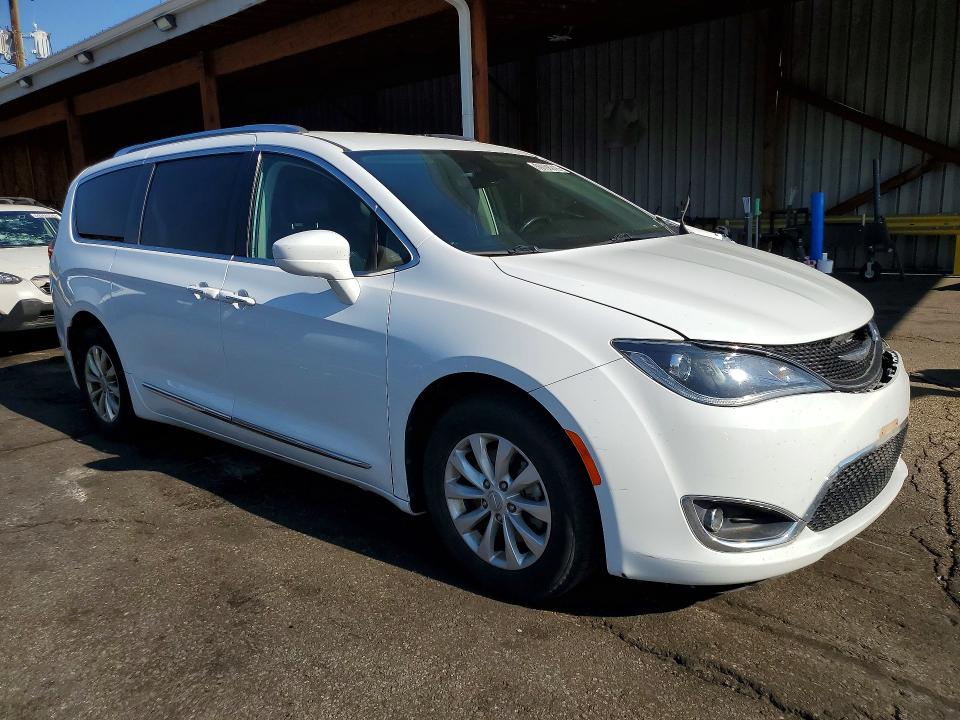 2018 Chrysler Pacifica VIN 2C4RC1BG4JR120504 COPART salvage auction — FRONT END, Co - Salvage Title, sold $275 on 2026-07-28 (photo 4)