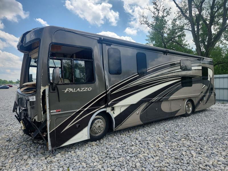 2015 Frht Recreational vehicle (rv) VIN 4UZAAJDT6FCHC8175 COPART salvage auction — FRONT END, OH - CERT OF TITLE-SALVAGE, sold $2,950 on 2026-07-23 (photo 2)