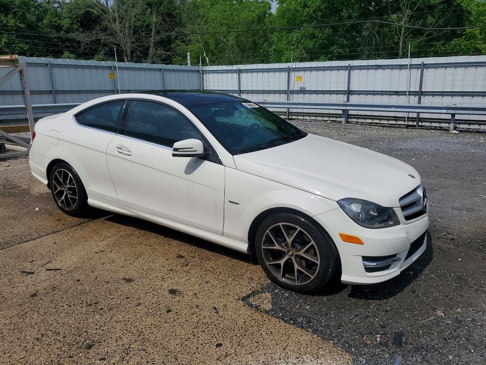 2012 Mercedes-benz C class VIN WDDGJ4HB4CF856501 COPART salvage auction — NORMAL WEAR, In - Certificate Of Title, sold $1,050 on 2026-08-04 (photo 4)