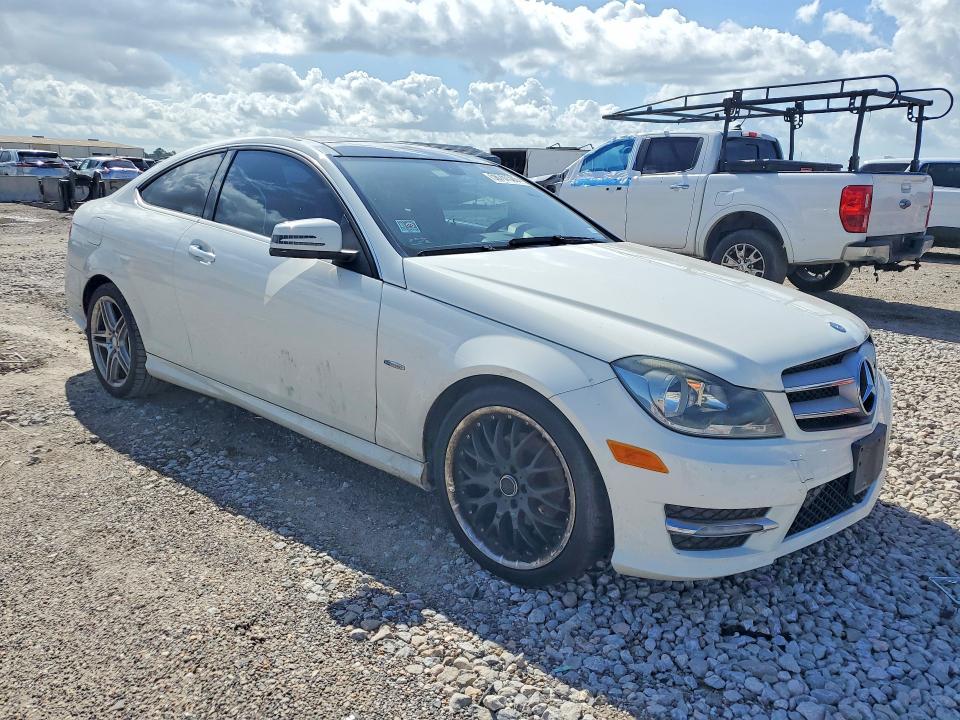 2012 Mercedes-benz C-klasse VIN WDDGJ4HB7CF875320 COPART salvage auction — FRONT END, Tx - Certificate Of Title, sold $700 on 2026-07-16 (photo 4)