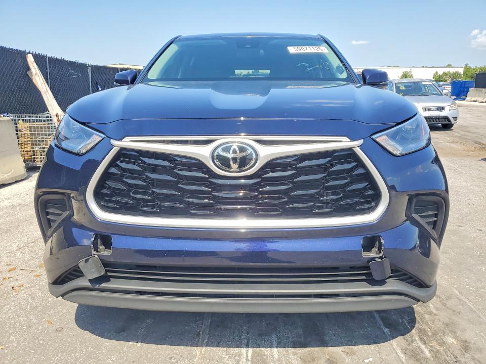 2022 Toyota Highlander VIN 5TDCZRAH7NS546164 COPART salvage auction — MINOR DENT/SCRATCHES, Fl - Certificate Of Title, sold $18,300 on 2026-07-28 (photo 5)