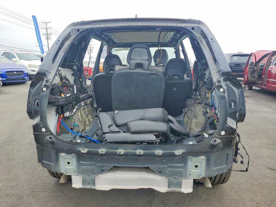 2024 Volvo Xc90 VIN YV4062PE2R1196331 COPART salvage auction — VANDALISM, CA - DIS/DLR/EXP ONLY CLEAN TITLE, sold $3,100 on 2026-07-27 (photo 6)
