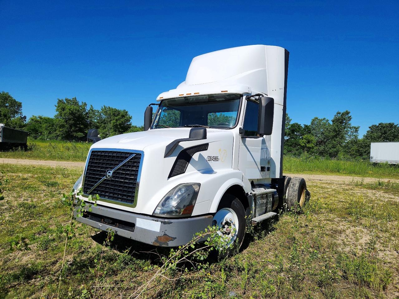2016 Volvo VNL VIN 4V4N39TG2GN965499 COPART salvage auction — Normal Wear, IN - CERTIFICATE OF TITLE, sold $5,000 on 2026-06-30 (photo 2)
