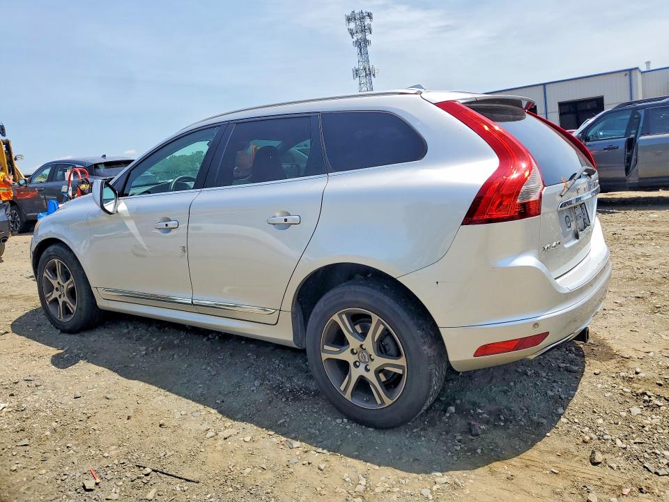 2015 Volvo Xc60 VIN YV4902RK0F2662713 COPART salvage auction — SIDE, Nj - Cert Of Title-Salvage, sold $1,200 on 2026-08-10 (photo 2)