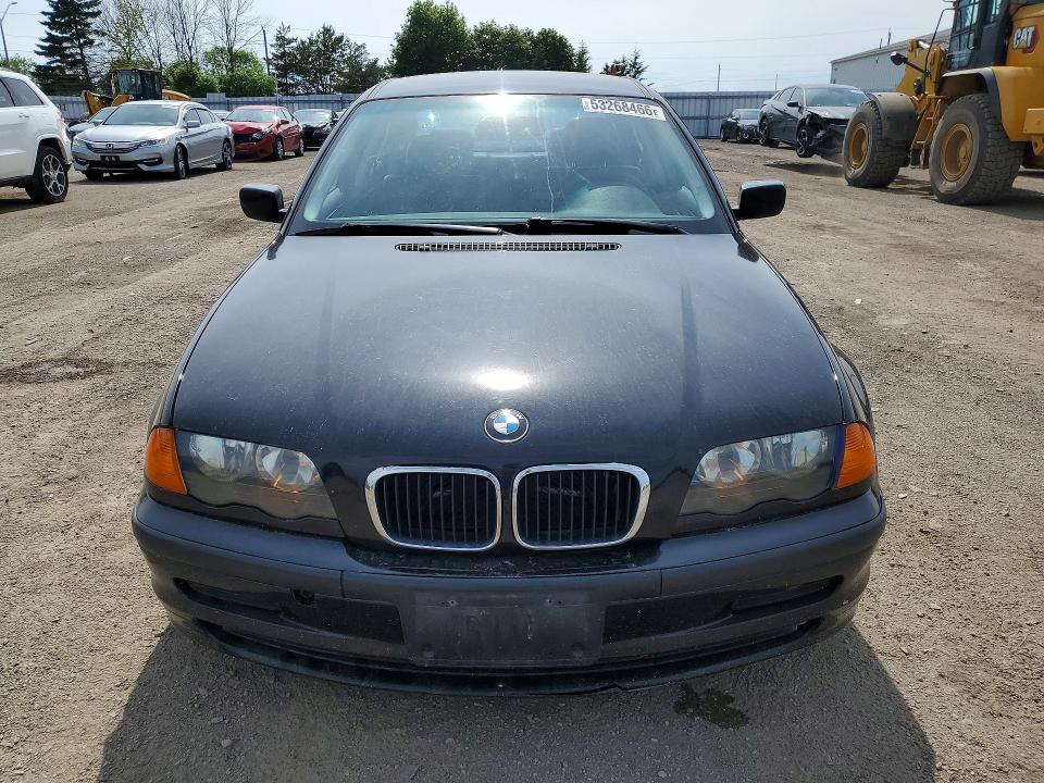 2001 BMW 3 series VIN WBAAV13401FT45423 COPART salvage auction — SIDE, ON - PERMIT NO BRAND - UNFIT, sold $400 on 2026-08-18 (photo 5)