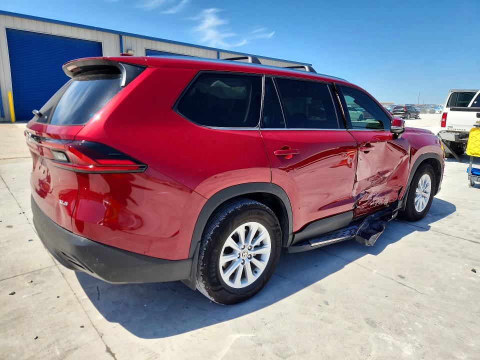 2025 Toyota Highlander VIN 5TDACAB53SS052779 COPART salvage auction — SIDE, TX - SALVAGE VEHICLE TITLE, sold $24,300 on 2026-07-21 (photo 3)