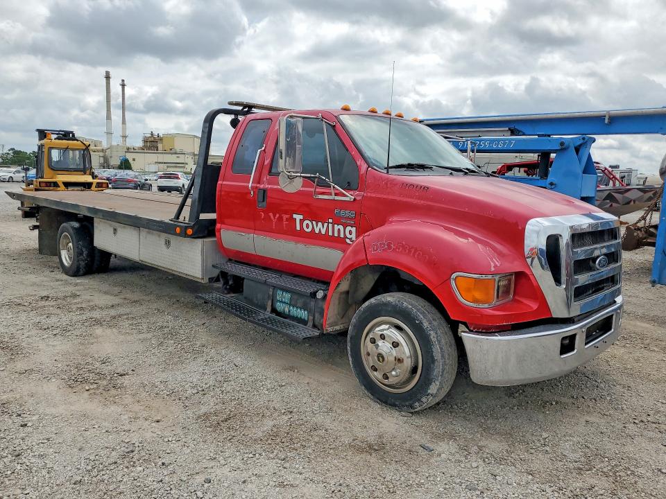 2005 Ford F-650 VIN 3FRNX65F15V139654 COPART salvage auction — MINOR DENT/SCRATCHES, Nj - Certificate Of Title, sold $7,400 on 2026-07-24 (photo 4)