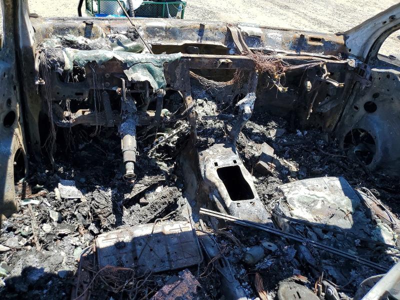 2022 Porsche VIN WP1AA2A58NLB07728 COPART salvage auction — VANDALISM, Ca - Non-Repairable Vehicle Cert, sold $400 on 2026-08-18 (photo 8)