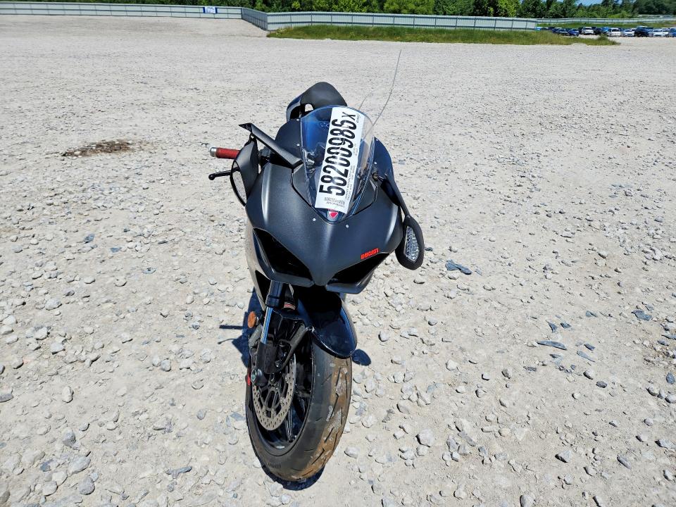 2025 Ducati Panigale VIN ZDMHAATWXSB016191 COPART salvage auction — SIDE, Salvage Title, sold $6,400 on 2026-08-13 (photo 2)