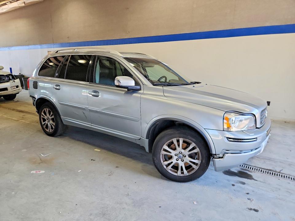 2014 Volvo Xc90 VIN YV4952CZ5E1702313 COPART salvage auction — REAR END, Va - Cert Of Title - Salvage, sold $450 on 2026-07-17 (photo 4)