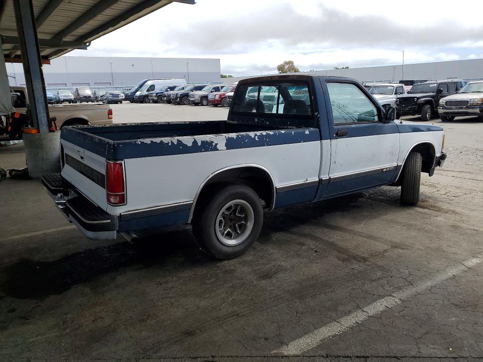 1992 Chevrolet S truck VIN 1GCCS14Z4N8159862 COPART salvage auction — MINOR DENT/SCRATCHES, Ca - Dlr/Dis/Exp Only Salvage Title, sold $625 on 2026-07-02 (photo 3)