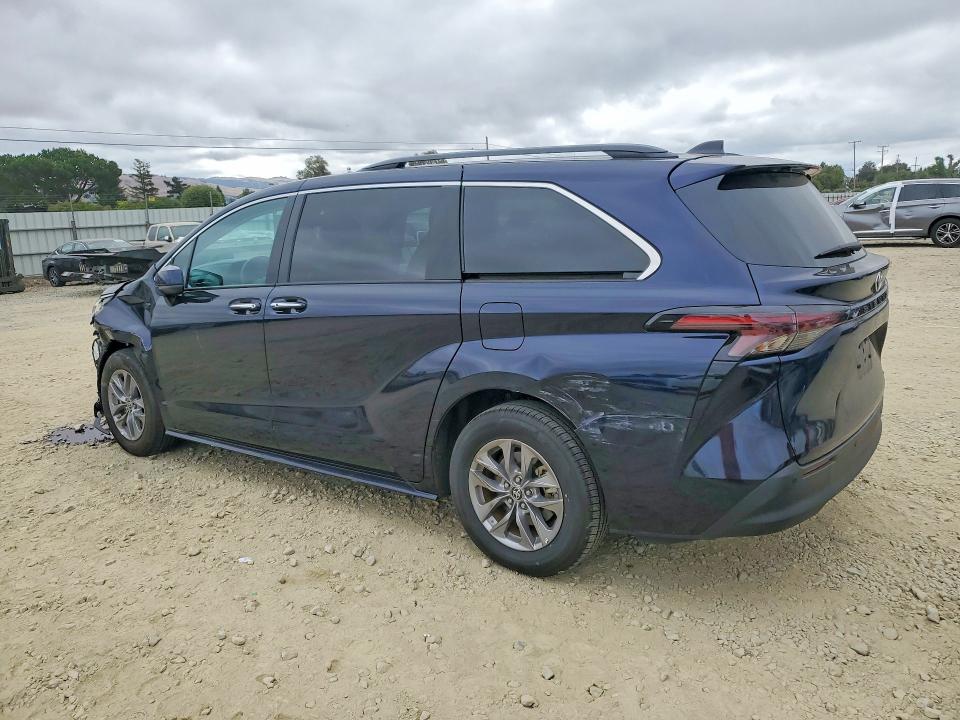 2024 Toyota Sienna VIN 5TDYRKEC7RS214727 COPART salvage auction — FRONT END, Salvage Title, sold $17,400 on 2026-07-23 (photo 2)