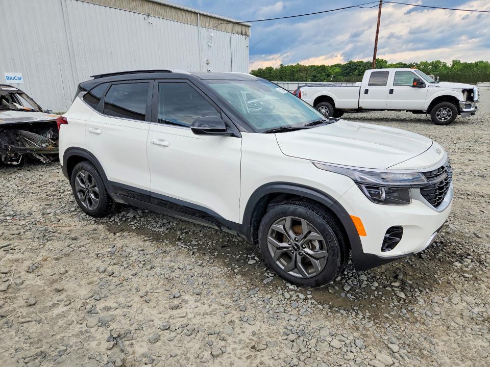 2024 Kia Seltos VIN KNDEU2AA1R7665247 COPART salvage auction — SIDE, Fl - Cert Of Title Slvg Rebuildable, sold $225 on 2026-07-29 (photo 4)
