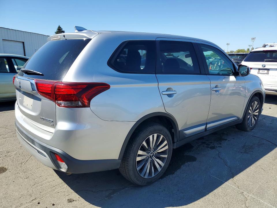 2019 Mitsubishi Outlander VIN JA4AZ3A30KZ021685 COPART salvage auction — MINOR DENT/SCRATCHES, FL - DIS/DLR/EXP ONLY CLEAN TITLE, sold $3,300 on 2026-07-24 (photo 3)