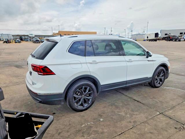 2024 Volkswagen VIN 3VV3B7AX4RM067854 COPART salvage auction — SIDE, Tx - Salvage Vehicle Title, sold $7,900 on 2026-07-30 (photo 3)