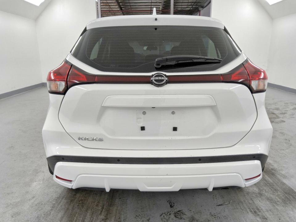 2023 Nissan Kicks VIN 3N1CP5BV5PL506244 COPART salvage auction — NORMAL WEAR, Ca - Certificate Of Title, sold $8,400 on 2026-07-09 (photo 6)