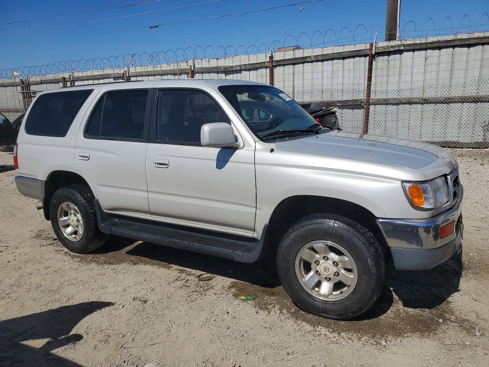 1998 Toyota 4runner VIN JT3GN86R2W0069354 COPART salvage auction — MINOR DENT/SCRATCHES, Mt - Dis/Dlr/Exp Only Clean Title, sold $900 on 2026-07-27 (photo 4)