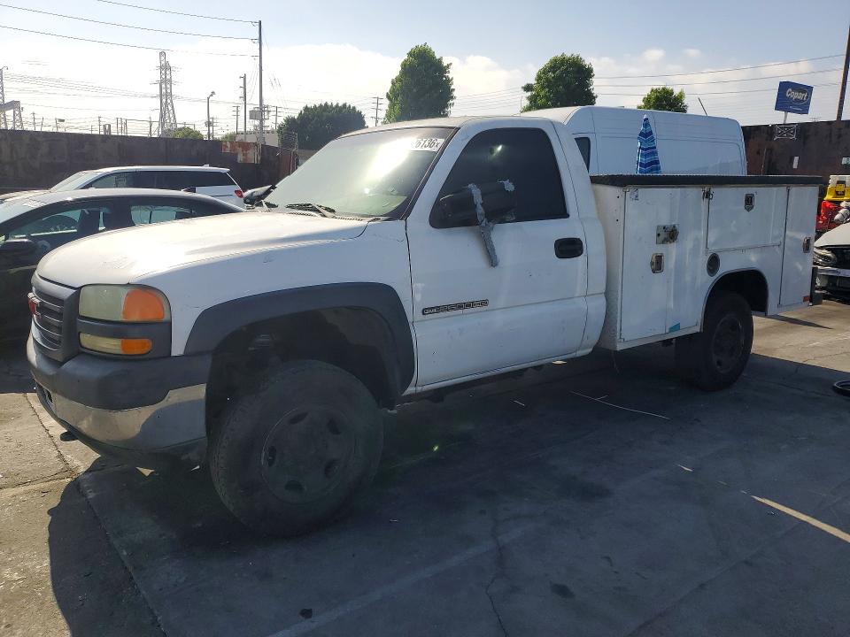 2002 Gmc SIERRA VIN 1GDHC24U12E117350 COPART salvage auction — NORMAL WEAR, Ca - Dis/Dlr/Exp Only Clean Title, sold $225 on 2026-07-10 (photo 1)
