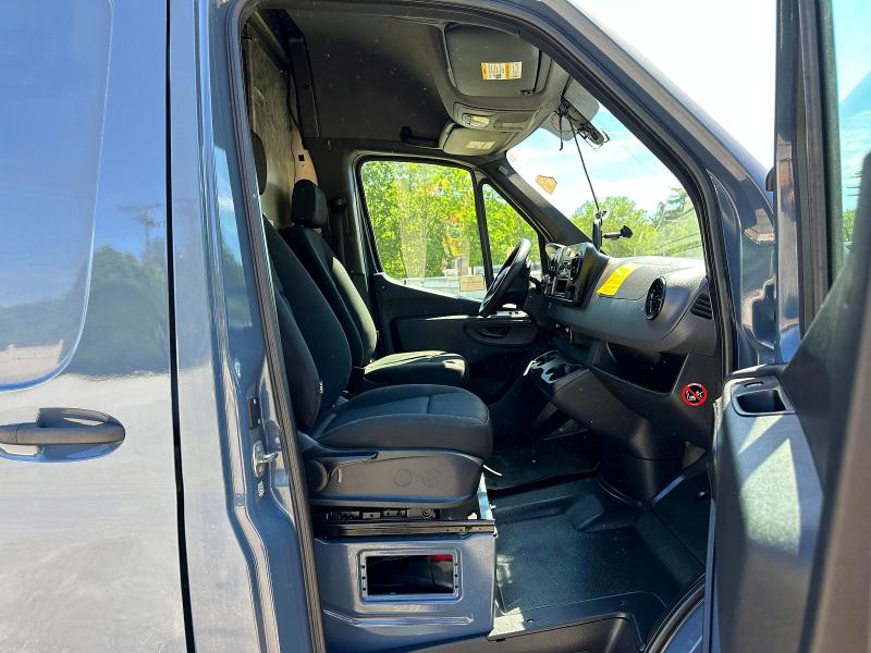 2019 Mercedes-benz Sprinter VIN WD4PF1CD2KP125275 COPART salvage auction — MECHANICAL, MA - CERTIFICATE OF TITLE, sold $13,400 on 2026-07-29 (photo 6)