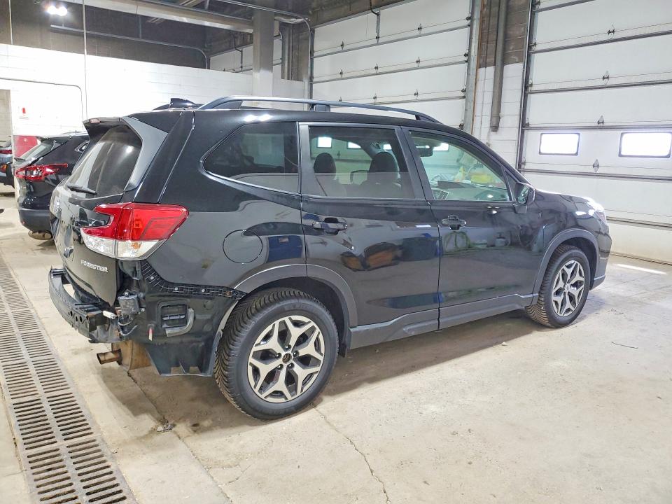 2020 Subaru Forester VIN JF2SKAJC3LH403883 COPART salvage auction — REAR END, MN - CERT OF TITLE-SALVAGE, sold $3,700 on 2026-07-23 (photo 3)
