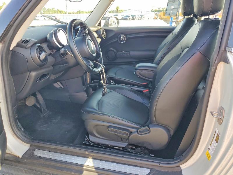 2016 Mini Cooper VIN WMWXP5C55G2D13476 COPART salvage auction — FRONT END, Fl - Cert Of Title Slvg Rebuildable, sold $625 on 2026-07-17 (photo 7)