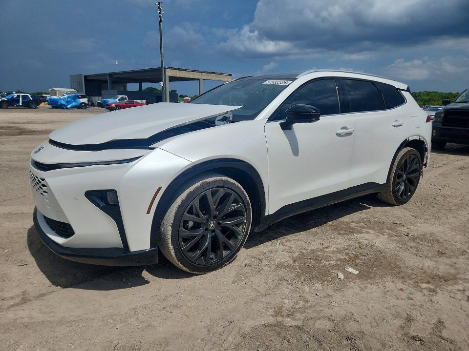 2025 Toyota Crown signia VIN JTDACAAJXS3011422 — COPART salvage auction photo