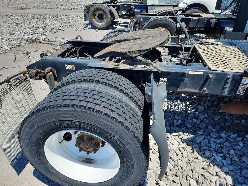 2017 Kenworth Constructi VIN 1XKYAP8X2HJ171675 COPART salvage auction — NORMAL WEAR, IN - CERTIFICATE OF TITLE, sold $5,000 on 2026-07-07 (photo 9)