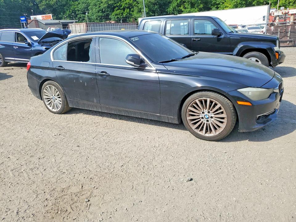 2012 BMW 3 series VIN WBA3A5G55CNP18012 COPART salvage auction — BURN, Md - Cert Of Salvage > 75% Damage, sold $400 on 2026-07-23 (photo 4)
